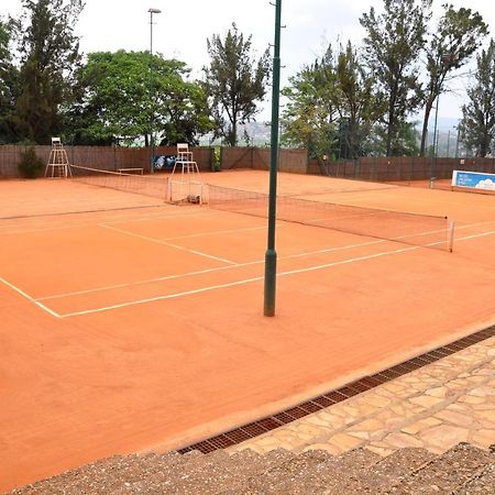 Marasa Umubano Hotel Kigali Bagian luar foto