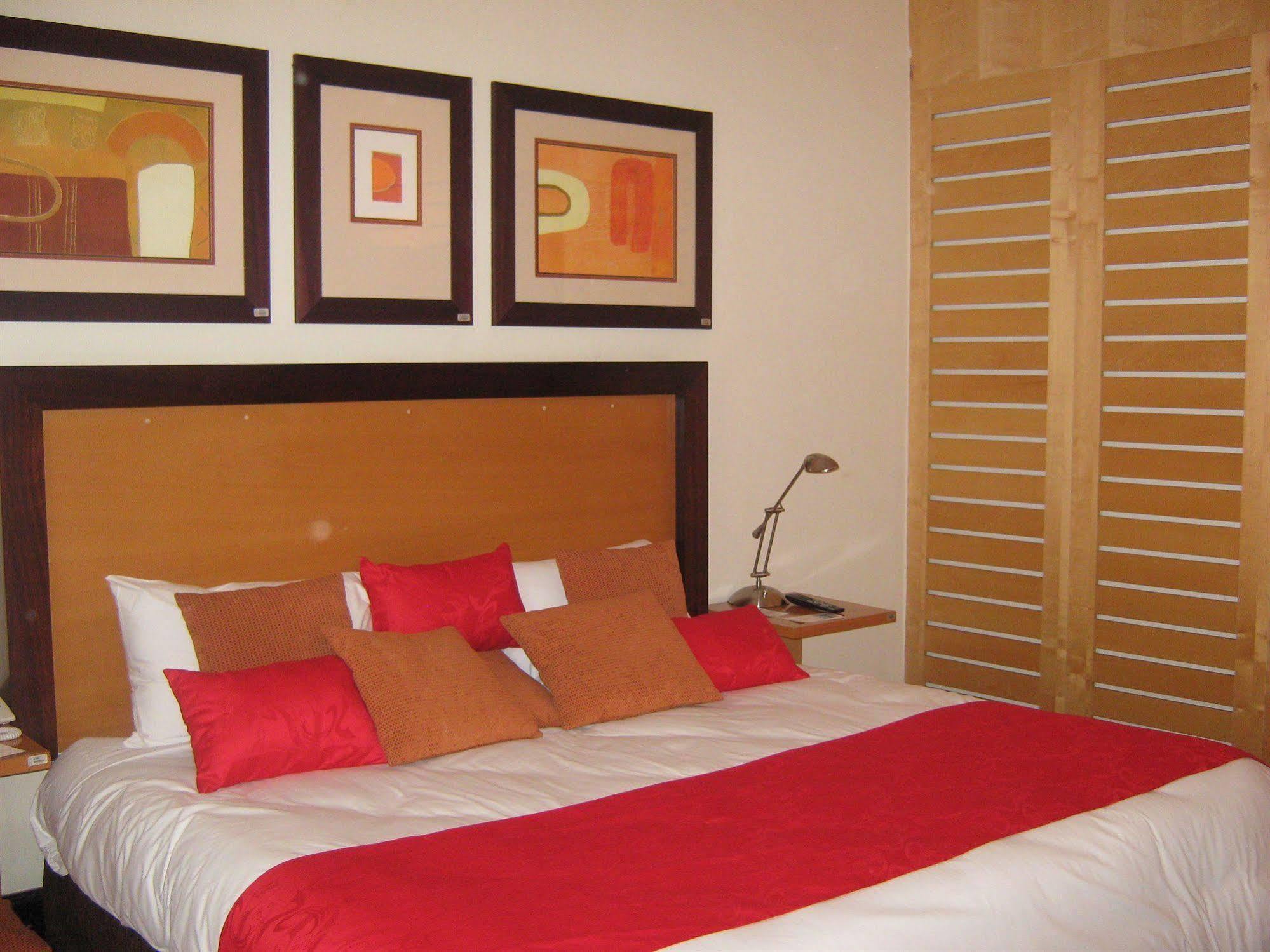 Marasa Umubano Hotel Kigali Bagian luar foto